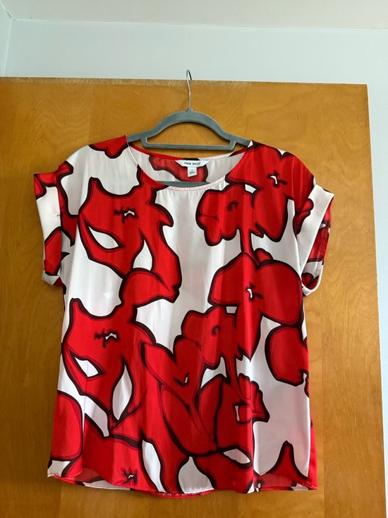 Nine West Tops - Nine West Red Abstract Print Blouse Size S Bold Statement Top Flowy